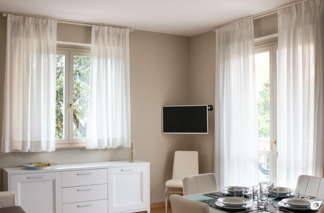 2-Bedroom Apt, With Balcony & Aircondition - 50 M From The Beach Marina di Pietrasanta Luaran gambar