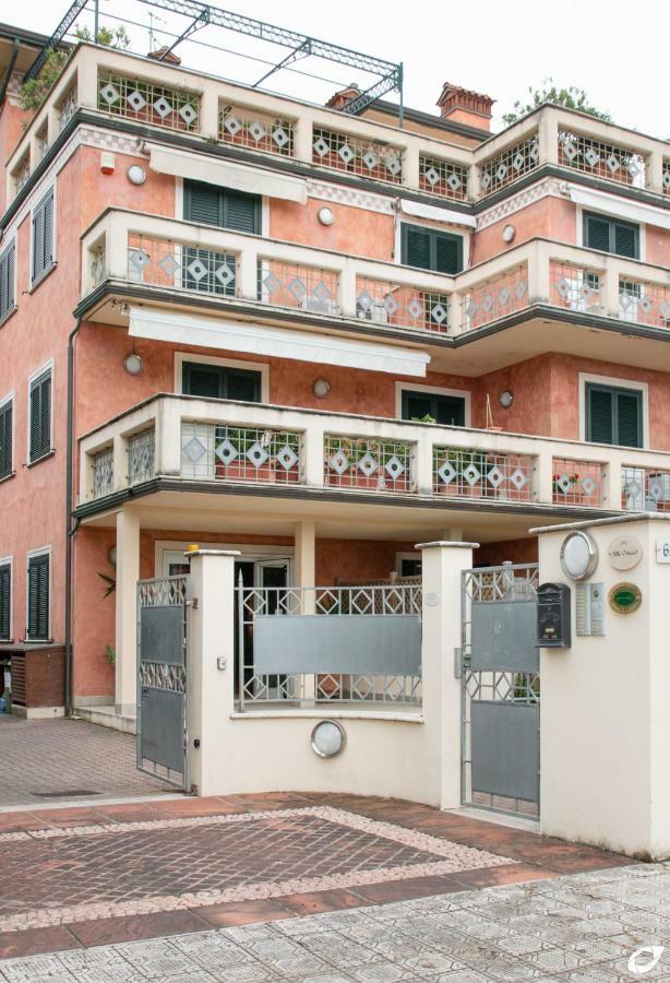 2-Bedroom Apt, With Balcony & Aircondition - 50 M From The Beach Marina di Pietrasanta Luaran gambar
